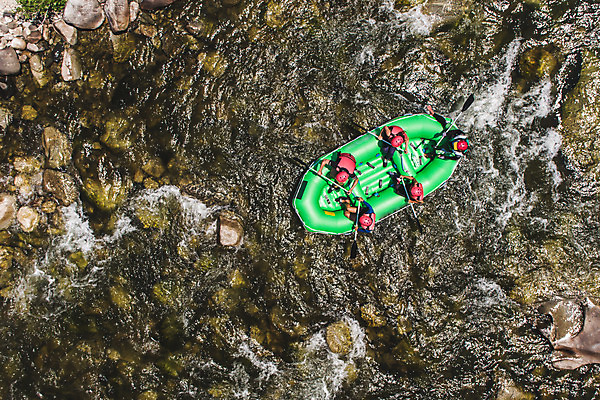 포토 JPG 주간 여자 남자 레저 협력 한국 풍경 여러명 20대 성인 야외 여름 30대 레포츠 관광지 하이앵글 계곡 여름풍경 한국인 바위 급류 급류타기 즐거움 항공촬영 국내여행 하계레포츠 성인만 내린천 액티비티 국내포토 자연요소 계절 감정 아시아 뷰포인트 여행 다수 사람 동양인 청년 장년 돌_바위 수상스포츠 인제군 파일형식 여름_계절