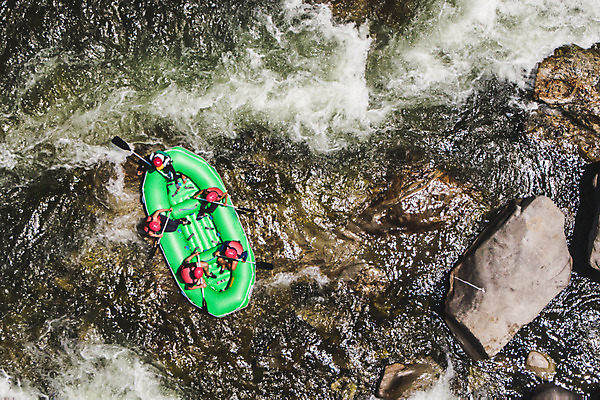 포토 JPG 주간 여자 남자 레저 협력 한국 풍경 여러명 20대 성인 야외 여름 30대 레포츠 관광지 하이앵글 계곡 여름풍경 한국인 바위 급류 급류타기 즐거움 항공촬영 국내여행 하계레포츠 성인만 내린천 액티비티 국내포토 자연요소 계절 감정 아시아 뷰포인트 여행 다수 사람 동양인 청년 장년 돌_바위 수상스포츠 인제군 파일형식 여름_계절