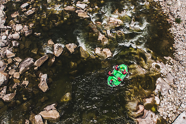 포토 JPG 주간 여자 남자 레저 협력 한국 풍경 여러명 20대 성인 야외 여름 30대 레포츠 관광지 하이앵글 계곡 여름풍경 한국인 바위 급류 급류타기 즐거움 항공촬영 국내여행 하계레포츠 성인만 내린천 액티비티 국내포토 자연요소 계절 감정 아시아 뷰포인트 여행 다수 사람 동양인 청년 장년 돌_바위 수상스포츠 인제군 파일형식 여름_계절