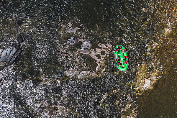 포토 JPG 주간 여자 남자 레저 협력 한국 풍경 여러명 20대 성인 야외 여름 30대 레포츠 관광지 하이앵글 계곡 여름풍경 한국인 바위 급류 급류타기 즐거움 항공촬영 국내여행 하계레포츠 성인만 내린천 액티비티 국내포토 자연요소 계절 감정 아시아 뷰포인트 여행 다수 사람 동양인 청년 장년 돌_바위 수상스포츠 인제군 파일형식 여름_계절