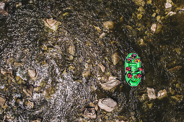 포토 JPG 주간 여자 남자 레저 협력 한국 풍경 여러명 20대 성인 야외 여름 30대 레포츠 관광지 하이앵글 계곡 여름풍경 한국인 바위 급류 급류타기 즐거움 항공촬영 국내여행 하계레포츠 성인만 내린천 액티비티 국내포토 자연요소 계절 감정 아시아 뷰포인트 여행 다수 사람 동양인 청년 장년 돌_바위 수상스포츠 인제군 파일형식 여름_계절