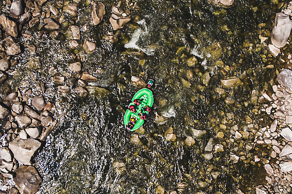 포토 JPG 주간 여자 남자 레저 협력 한국 풍경 여러명 20대 성인 야외 여름 30대 레포츠 관광지 하이앵글 계곡 여름풍경 한국인 바위 급류 급류타기 즐거움 항공촬영 국내여행 하계레포츠 성인만 내린천 액티비티 국내포토 자연요소 계절 감정 아시아 뷰포인트 여행 다수 사람 동양인 청년 장년 돌_바위 수상스포츠 인제군 파일형식 여름_계절