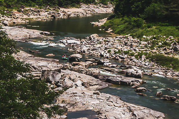 포토 JPG 주간 여자 남자 레저 협력 한국 풍경 여러명 20대 성인 야외 여름 30대 레포츠 관광지 하이앵글 계곡 여름풍경 한국인 바위 급류 급류타기 즐거움 항공촬영 국내여행 하계레포츠 성인만 내린천 액티비티 국내포토 자연요소 계절 감정 아시아 뷰포인트 여행 다수 사람 동양인 청년 장년 돌_바위 수상스포츠 인제군 파일형식 여름_계절