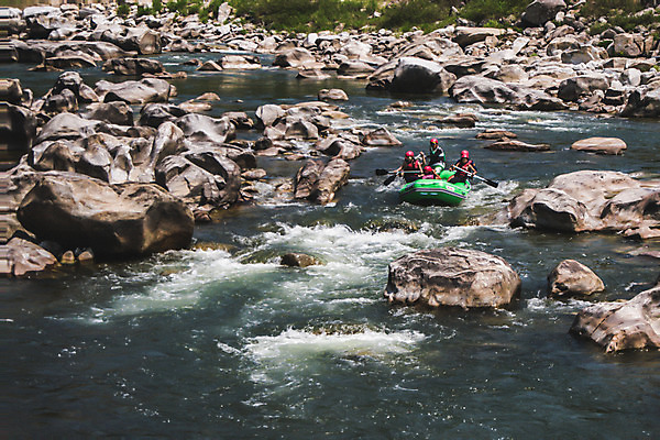 포토 JPG 주간 여자 남자 레저 협력 한국 풍경 여러명 20대 성인 야외 여름 30대 레포츠 관광지 하이앵글 계곡 여름풍경 한국인 바위 급류 급류타기 즐거움 항공촬영 국내여행 하계레포츠 성인만 내린천 액티비티 국내포토 자연요소 계절 감정 아시아 뷰포인트 여행 다수 사람 동양인 청년 장년 돌_바위 수상스포츠 인제군 파일형식 여름_계절