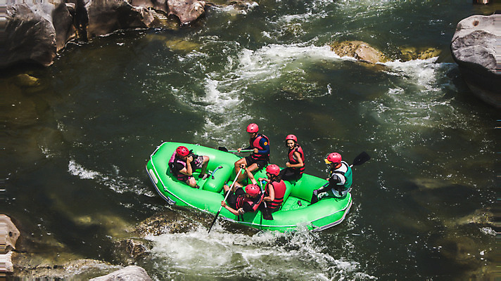 포토 JPG 주간 여자 남자 레저 협력 한국 풍경 여러명 20대 성인 야외 여름 30대 레포츠 관광지 하이앵글 계곡 여름풍경 한국인 바위 급류 급류타기 즐거움 항공촬영 국내여행 하계레포츠 성인만 내린천 액티비티 국내포토 자연요소 계절 감정 아시아 뷰포인트 여행 다수 사람 동양인 청년 장년 돌_바위 수상스포츠 인제군 파일형식 여름_계절