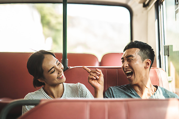 포토 JPG 주간 커플 여자 남자 스포츠 레저 버스 미소 사람 앉기 상반신 20대 성인 야외 두명 앞모습 여름 레포츠 마주보기 한국인 가리킴 즐거움 성인만 내린천 액티비티 국내포토 자연요소 계절 감정 육상교통 뷰포인트 관계 모션 대중교통 표정 동양인 손짓 청년 계곡 인제군 파일형식