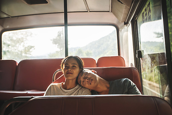 포토 JPG 주간 커플 여자 남자 스포츠 레저 버스 미소 사람 앉기 상반신 20대 성인 야외 두명 앞모습 여름 레포츠 눈감음 기댐 한국인 즐거움 성인만 내린천 액티비티 국내포토 자연요소 계절 감정 육상교통 뷰포인트 관계 모션 대중교통 표정 동양인 청년 계곡 인제군 파일형식