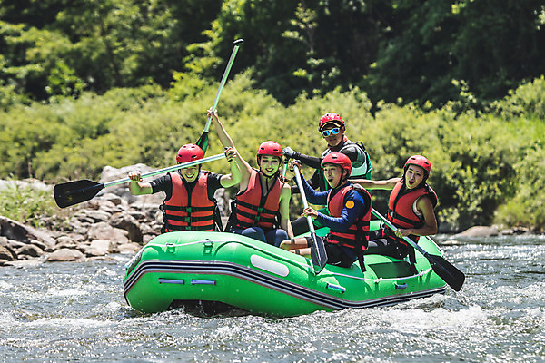 포토 JPG 주간 커플 응시 여자 남자 스포츠 레저 미소 들기 사람 앉기 여러명 상반신 20대 성인 야외 앞모습 여름 30대 레포츠 친구 한국인 헬멧 급류타기 즐거움 노 구명조끼 고무보트 성인만 내린천 액티비티 국내포토 자연요소 시선 계절 감정 뷰포인트 다수 관계 모션 표정 동양인 청년 장년 계곡 수상스포츠 보호장비 구조용품 인제군 선박 파일형식