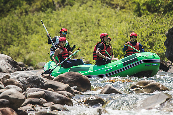 포토 JPG 주간 커플 응시 여자 남자 스포츠 레저 사람 앉기 여러명 상반신 20대 성인 야외 옆모습 여름 30대 레포츠 친구 한국인 헬멧 문신 급류타기 집중 즐거움 노 구명조끼 고무보트 성인만 내린천 액티비티 국내포토 자연요소 시선 계절 감정 뷰포인트 다수 컨셉 관계 모션 동양인 청년 장년 계곡 수상스포츠 보호장비 구조용품 인제군 선박 파일형식