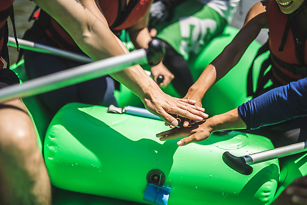 포토 JPG 주간 손 커플 여자 남자 스포츠 레저 사람 여러명 상반신 20대 성인 야외 신체부위 여름 30대 레포츠 친구 파이팅 한국인 급류타기 즐거움 손모으기 고무보트 성인만 내린천 액티비티 국내포토 자연요소 계절 감정 다수 관계 모션 동양인 손짓 청년 장년 계곡 수상스포츠 인제군 파일형식