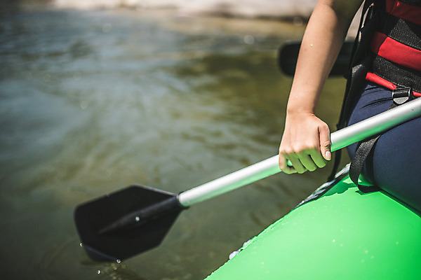 포토 JPG 주간 손 여자 스포츠 레저 한명 사람 성인 야외 신체부위 여름 30대 레포츠 한국인 잡기 급류타기 즐거움 노 고무보트 성인여자한명만 내린천 액티비티 국내포토 자연요소 1 계절 감정 모션 동양인 장년 계곡 수상스포츠 인제군 선박 여자한명만 성인여자만 파일형식