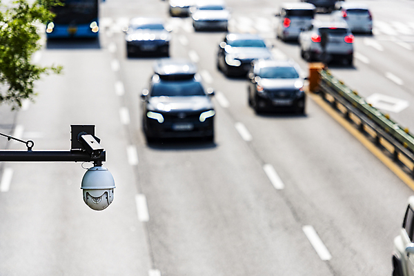 포토 JPG 주간 도로 자동차 사람없음 야외 아웃포커스 사회이슈 보안 교통안전 감시카메라 국내포토 자연요소 길 육상교통 컨셉 교통시설 촬영기법 안전 카메라 파일형식