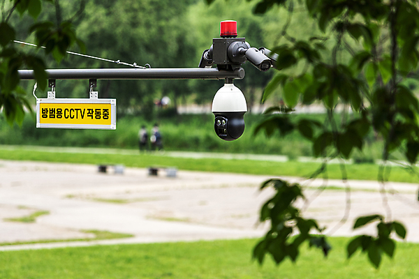 포토 JPG 주간 공원 안전 사람없음 야외 아웃포커스 사회이슈 보안 감시카메라 방범카메라 국내포토 자연요소 공공시설 컨셉 촬영기법 카메라 파일형식