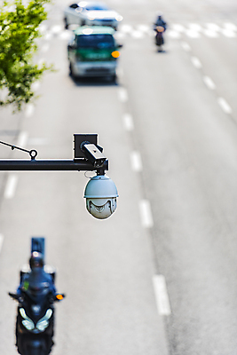 포토 JPG 주간 도로 자동차 안전 사람없음 야외 아웃포커스 오토바이 사회이슈 보안 감시카메라 국내포토 자연요소 길 육상교통 컨셉 교통시설 촬영기법 카메라 바이크 파일형식