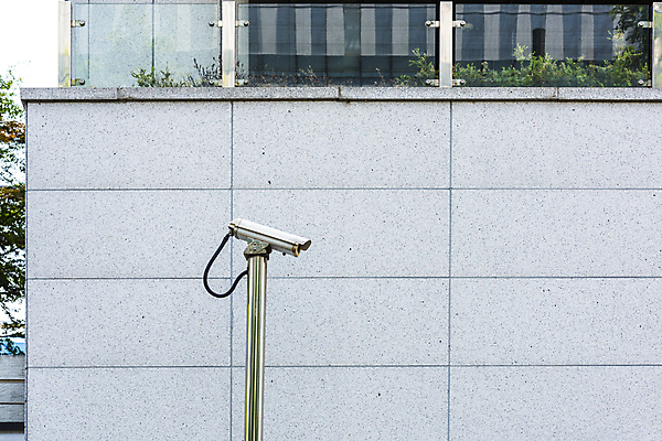 포토 JPG 주간 벽 가로등 안전 사람없음 야외 건물 사회이슈 보안 감시카메라 국내포토 자연요소 건축물 공공시설 컨셉 카메라 파일형식