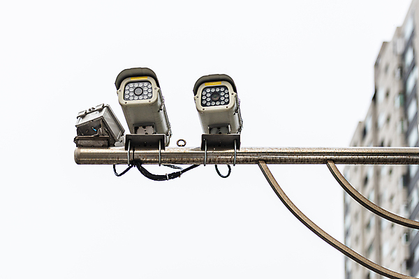 포토 JPG 주간 가로등 하늘 안전 사람없음 야외 건물 아웃포커스 사회이슈 보안 감시카메라 국내포토 자연요소 건축물 공공시설 컨셉 촬영기법 카메라 파일형식