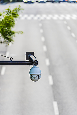 포토 JPG 주간 도로 가로등 사람없음 야외 아웃포커스 사회이슈 보안 교통안전 감시카메라 국내포토 자연요소 공공시설 길 컨셉 교통시설 촬영기법 안전 카메라 파일형식