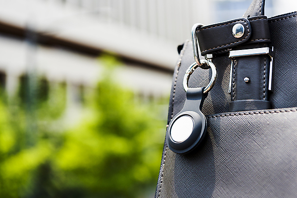 포토 JPG 주간 서류가방 스마트라이프 근접촬영 사람없음 야외 아웃포커스 스마트기기 사회이슈 보안 블루투스 위치추적 정보기기 웨어러블 4차산업 스마트태그 국내포토 자연요소 라이프스타일 산업 뷰포인트 컨셉 가방 촬영기법 안전 전자제품 기계 추적 파일형식