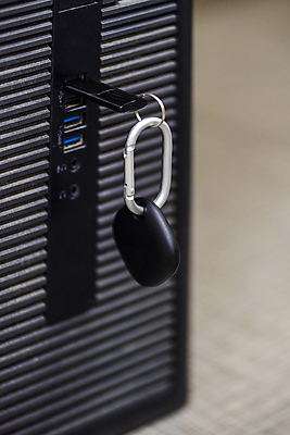 포토 JPG 실내 스마트라이프 근접촬영 사람없음 스마트기기 USB 사회이슈 보안 본체 꽂음 블루투스 위치추적 정보기기 웨어러블 4차산업 스마트태그 국내포토 라이프스타일 산업 뷰포인트 컨셉 안전 내부 전자제품 컴퓨터 기계 추적 파일형식