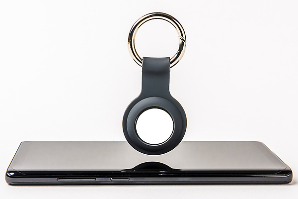 포토 JPG 스튜디오촬영 실내 스마트라이프 사람없음 스마트폰 스마트기기 사회이슈 흰배경 보안 블루투스 위치추적 정보기기 웨어러블 4차산업 스마트태그 국내포토 라이프스타일 산업 백그라운드 컨셉 안전 내부 전자제품 핸드폰 기계 흰색 추적 파일형식