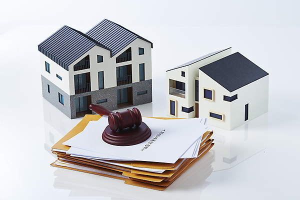 포토 JPG 스튜디오촬영 부동산 주택 실내 사람없음 흰배경 문서 파일 의사봉 건축모형 부동산거래 두채 부동산시장 부동산재테크 부동산정책 부동산투자 분양 아파트분양 다주택자 부동산법 국내포토 백그라운드 2 아파트 내부 건물 모형 흰색 시장 재산 재테크 투자 법 정책 파일형식