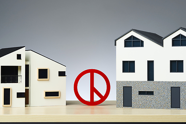 포토 JPG 스튜디오촬영 회색배경 부동산 주택 실내 사람없음 선거 건축모형 부동산거래 두채 부동산시장 부동산재테크 부동산정책 분양 아파트분양 기표문양 다주택자 공약 국내포토 문양 백그라운드 2 아파트 내부 건물 모형 회색 시장 재산 민주주의 재테크 정책 파일형식