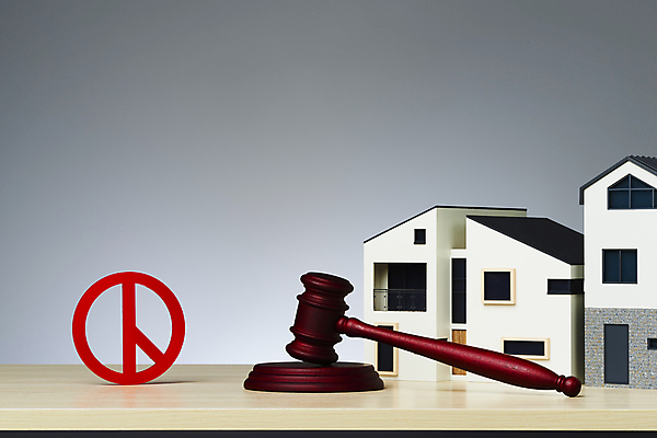 포토 JPG 스튜디오촬영 회색배경 부동산 주택 실내 사람없음 선거 의사봉 건축모형 부동산거래 두채 부동산시장 부동산재테크 부동산정책 분양 아파트분양 기표문양 다주택자 부동산법 공약 국내포토 문양 백그라운드 2 아파트 내부 건물 모형 회색 시장 재산 민주주의 재테크 법 정책 파일형식