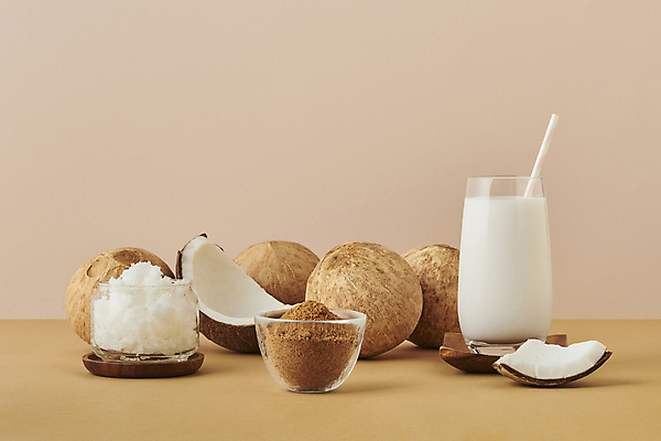 포토 JPG 스튜디오촬영 유리병 잔 실내 사람없음 설탕 열대과일 코코넛 유리그릇 코코넛오일 갈색배경 코코넛밀크 국내포토 그릇 식기 백그라운드 과일 유리 병_용기 내부 갈색 오일_음식 파일형식