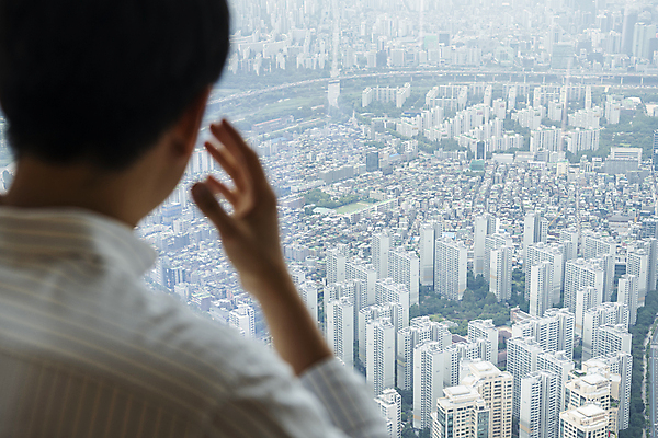 포토 JPG 주간 응시 남자 맨라이프 부동산 아파트 실내 한명 상반신 20대 성인 뒷모습 손들기 한국인 좌절 소프트포커스 부동산거래 부동산시장 부동산재테크 부동산정책 분양 아파트단지 아파트분양 성인남자한명만 전경 국내포토 자연요소 1 라이프스타일 시선 감정 뷰포인트 컨셉 모션 주택 촬영기법 사람 동양인 풍경 청년 내부 시장 재산 재테크 정책 남자한명만 성인남자만 파일형식 탑뷰