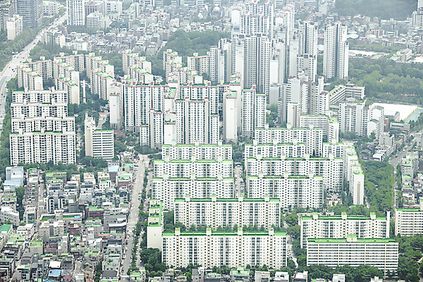 포토 JPG 주간 부동산 아파트 서울 사람없음 야외 부동산거래 개발 부동산시장 부동산재테크 부동산정책 분양 아파트분양 재개발 재건축 전경 국내포토 자연요소 건축 주택 한국 풍경 시장 재산 재테크 정책 파일형식 탑뷰