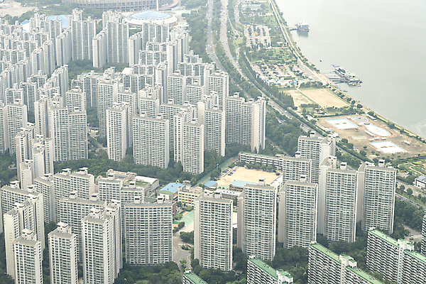 포토 JPG 주간 부동산 아파트 서울 사람없음 야외 부동산거래 개발 부동산시장 부동산재테크 부동산정책 분양 아파트단지 아파트분양 전경 국내포토 자연요소 주택 한국 풍경 시장 재산 재테크 정책 파일형식 탑뷰