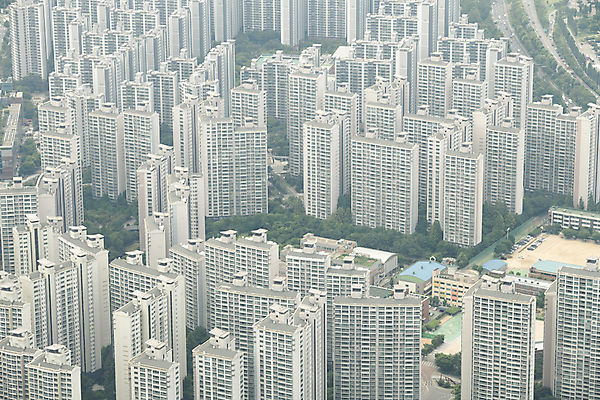 포토 JPG 주간 부동산 아파트 서울 사람없음 야외 부동산거래 개발 부동산시장 부동산재테크 부동산정책 분양 아파트단지 아파트분양 전경 국내포토 자연요소 주택 한국 풍경 시장 재산 재테크 정책 파일형식 탑뷰