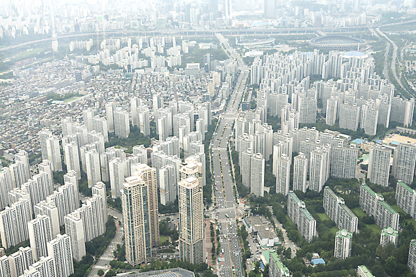 포토 JPG 주간 부동산 아파트 서울 사람없음 야외 부동산거래 개발 부동산시장 부동산재테크 부동산정책 분양 아파트단지 아파트분양 전경 국내포토 자연요소 주택 한국 풍경 시장 재산 재테크 정책 파일형식 탑뷰