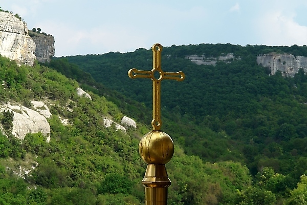 포토 JPG 해외이미지 구름 전통 외관 기독교 종교 문화 벽 여행 십자가 건축양식 자연 하늘 산 주택 미술 야외 건물 여름 교회 마을 탑 성경 바위 흰색 기도 시골 예수 영혼 역사 언덕 알프스 장면 암초 첨탑 수도원 내추럴 순례자 옛날 해외포토 자연요소 건축물 계절 건축 유럽 컬러 종교용품 종교건축 문화예술 돌_바위 신_종교 생태계 파일형식 이미지허브