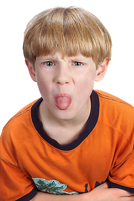 포토 JPG 해외이미지 백인 1 남자 감정 얼굴 어린이 셔츠 오렌지 비즈니스 사람 소년 10대 금발 머리 분노 짜증 흰색 자녀 표현 10 유머 작음 혀 어깨 고민 불만 반항 연극 고립 해외포토 서양인 헤어스타일 컬러 상의 과일 모션 청소년 문화예술 신체부위 숫자 입 크기 파일형식 이미지허브