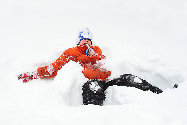 포토 JPG 해외이미지 계절 남자 행복 어린이 조각 겨울 신체 청소년 자연 놀이 날씨 휴가 사람 앉기 소년 야외 얼음 재킷 기쁨 젖음 추위 코트 12월 휴양지 1월 2월 해외포토 자연요소 감정 모션 외투 장소 날짜 생태계 파일형식 이미지허브