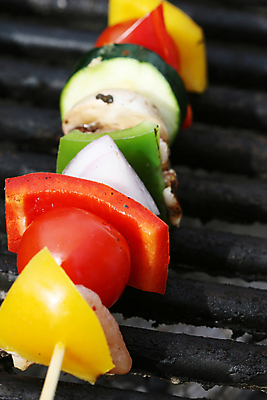 포토 JPG 해외이미지 음식 조각 토마토 육류 요리 빨간색 초록색 소풍 노란색 요리사 저녁식사 치킨 버섯 꼬치 횡단보도 그릴 바비큐 자르기 먹기 향신료 날것 후추 숯 스쿼시 케밥 절임 주키니 채식주의자 개조 맛있는 해외포토 직업 스포츠 컬러 채소 식재료 모션 주방용품 야외활동 구기 식사 보행로 채식 닭고기요리 향미료 파일형식 이미지허브
