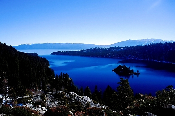 포토 JPG 해외이미지 공원 호수 섬 여행 스키 산 파노라마 야외 물 여행객 미국 만 에메랄드 캘리포니아 민물 정확 해외포토 자연요소 공공시설 컨셉 북아메리카 겨울스포츠 촬영기법 사람 보석 파일형식 이미지허브