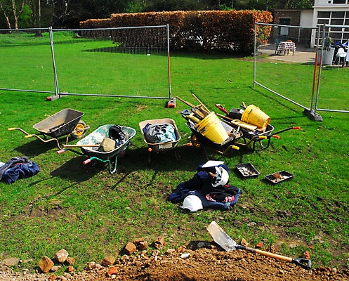 포토 JPG 해외이미지 공원 노동자 봄 업무 삽 발굴 런던 점심식사 단절 해외포토 직업 계절 공공시설 영국 식사 작업 파일형식 이미지허브