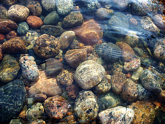 포토 JPG 해외이미지 호수 모래 바다 백그라운드 컨셉 자연 추상 야외 물 파란색 강 평화 조약돌 흰색 원형 오브젝트 질감 내추럴 해외포토 자연요소 도형 컬러 무늬 돌_바위 생태계 파일형식 이미지허브