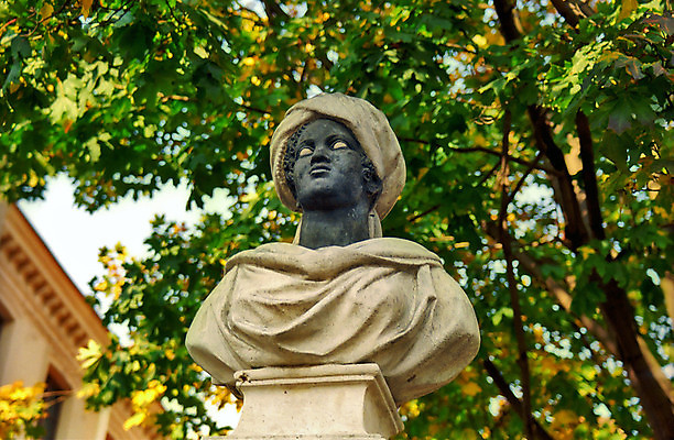 포토 JPG 해외이미지 나무 문화 얼굴 조각 단풍 잎 머리 맑음 가을 역사 목 해외포토 식물 계절 날씨 신체부위 파일형식 이미지허브