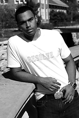 포토 JPG 해외이미지 모델 남자 티셔츠 청소년 흑백 한명 20대 세로 유행 검은색 청바지 아프리카인 미국문화 고립 심각 해외포토 외국인 1 컬러 컨셉 셔츠 바지 촬영기법 사람 청년 서양문화 파일형식 이미지허브