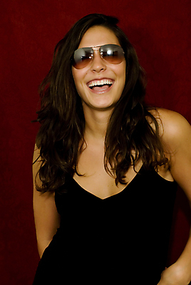 포토 JPG 해외이미지 스튜디오촬영 백인 모델 행복 유럽 얼굴 포즈 짧은머리 빨간색 컬러풀 선글라스 뷰티 머리카락 유행 화려 우아함 배우 피부 예술가 열정 광 스타일 해외포토 서양인 헤어스타일 감정 나라 안경 컬러 컨셉 실내 신체부위 머리 연예인 파일형식 이미지허브