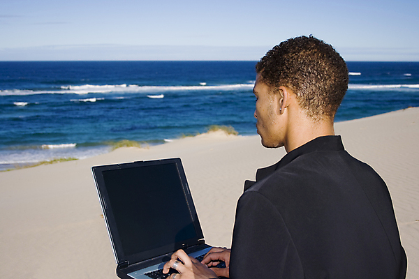포토 JPG 해외이미지 직업 라이프스타일 남자 여유 비즈니스 통신 성공 노동자 사람 야외 노트북 컴퓨터 스크린 공책 장비 타이핑 키보드 작업 비즈니스맨 휴대용 무선전화기 스마트 집중 경영자 편리함 네트워킹 해외포토 감정 컨셉 문구용품 생활 전자제품 직장인 네트워크 전화기 오브젝트 리더 파일형식 이미지허브