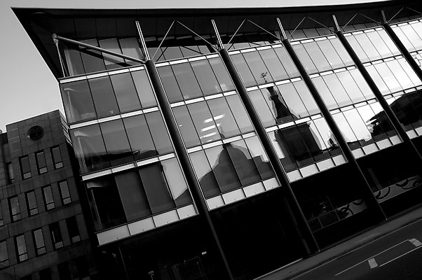 포토 JPG 해외이미지 유럽 비즈니스 건축양식 유리 추상 영국 잉글랜드 흑백 가로 사무실 런던 해외포토 건축 나라 무늬 재질 촬영기법 파일형식 이미지허브