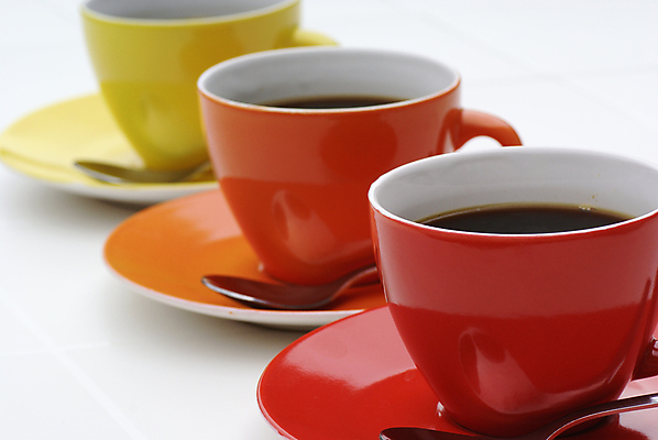 포토 JPG 해외이미지 커피 선 오렌지 3 사람없음 컵 빨간색 노란색 숟가락 검은색 봄 흰색 닫기 가득함 컵받침 묘사 대각선 고립 해외포토 식기 계절 음료 컬러 과일 모션 수저 받침대 파일형식 이미지허브