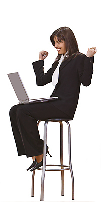 포토 JPG 해외이미지 여자 행복 포즈 인터넷 의자 비즈니스 성공 갈색머리 한명 사람 앉기 정장 성인 노트북 컴퓨터 검은색 공책 기쁨 우승 비즈니스우먼 만족 긍정 고립 승자 해외포토 1 헤어스타일 옷 감정 컬러 가구 컨셉 모션 문구용품 전자제품 최고 직장인 파일형식 이미지허브