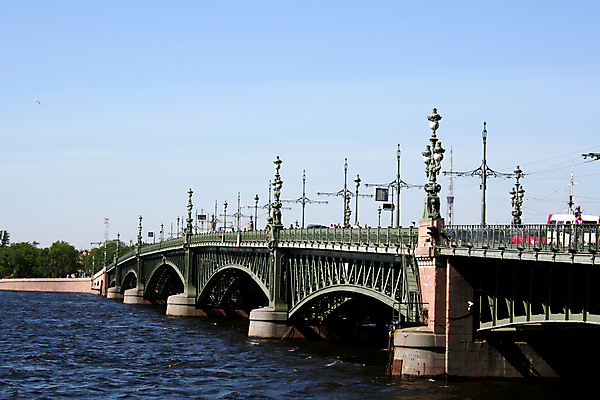 포토 JPG 해외이미지 나무 식물 파도 분홍색 건축양식 공장 자동차 갈매기 조류 하늘 버스 굴뚝 사람 풍경 사람없음 건물 빨간색 초록색 여름 파란색 강 햇빛 맑음 램프 도시 방앗간 도개교 해외포토 동물 건축물 계절 건축 육상교통 바다 컬러 공업 날씨 조명 대중교통 태양 다리_건축물 파일형식 이미지허브