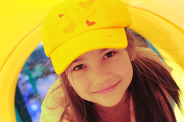 포토 JPG 해외이미지 공원 딸 행복 어린이 놀이 건강 한명 동양인 야외 운동 노란색 평화 맑음 기쁨 표현 최고 놀이터 다인종 튜브 환영 기어가기 캡모자 혼혈 해외포토 모자_잡화 1 공공시설 감정 컬러 컨셉 가족 모션 날씨 사람 인종 다문화 파일형식 이미지허브