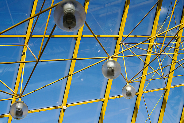 포토 JPG 해외이미지 십자가 비즈니스 건축양식 유리 하늘 사람없음 건물 파란색 빛 고층빌딩 램프 도시 센터 역 연결 큼 통로 단상 철강 해외포토 건축물 건축 컬러 교통시설 재질 조명 빌딩 크기 파일형식 이미지허브